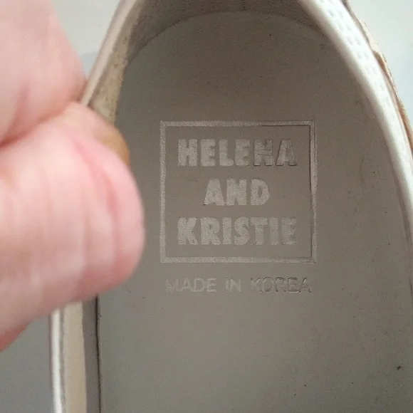 Helena and Kristie white sneakers w/ hand & heart detail at sides size 39/ 9 - Picture 7 of 9